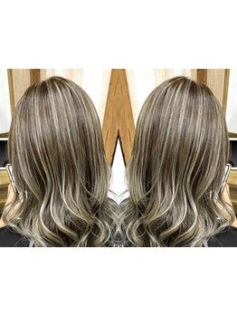 白髪染めは暗くなりすぎる…。そんなお悩みを解決！気になる白髪も、艶感溢れる美しい髪に導きます。