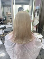 ガルボ ヘアー(garbo hair) ブリーチ 10代20代 ハイトーン ホワイトベージュ インナーカラー