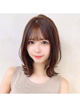 ふんわりクビレ外はねカット