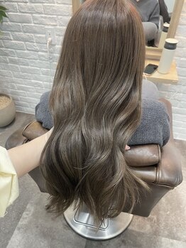 フィグ(FIGUE)の写真/《透けるくすみベージュ×韓国トレンド》FIGUEの似合わせデザインカラーでアンニュイな抜け感を実現◎