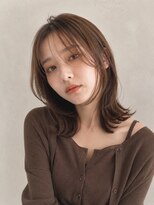 リア トーキョー(Lia TOKYO)&nbsp;【工藤武士】外ハネレイヤーと艶ベージュの大人ミディアムヘア