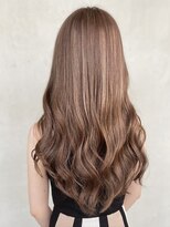 ライナス(Linus)&nbsp;髪質改善カラーくびれ巻き髪ロング艶髪シアーベージュ秋カラー