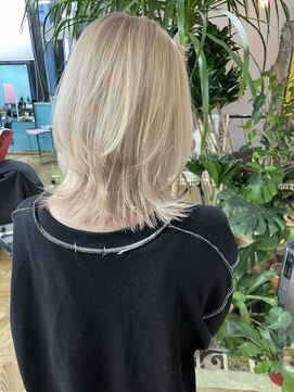 スイ(SUiii) ホワイトベージュ