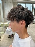 高め刈り上げ波巻パーマ