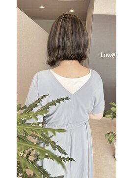 ロエ(Lowe') 【Lowe'】　外はねボブ×ハイライトカラー