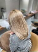 ホワイトグレージュ透明感あふれる外国人風ブロンドベージュ