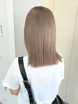 ロイオブジゼル(roi of GiseL) ミディアム ブリーチ ミルクティーベージュ ダブルカラー 10代