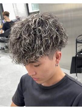 ブラック 渋谷 2nd(BLUCK) 【メンズ人気No.1】ハイライト＋パーマ＋カット