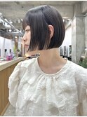 グレージュ×ショートボブ