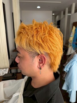 アーク シエル(Ark Ciel) ツーブロック刈り上げハイトーンカラー暖色系カラーメンズカット