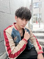 エール 片瀬江ノ島(yell)&nbsp;センター分けマッシュ ノーセット サイドパート アップパーマ