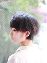 ヘアサロン トラヴィス(hair salon Travis) 襟足短め、トップ長めのショートヘア