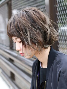 デビュー ヘアーメイク ワンレンボブハイライトカラー