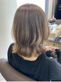 鎖骨ミディアムくびれレイヤーカット/ミルクティーベージュ