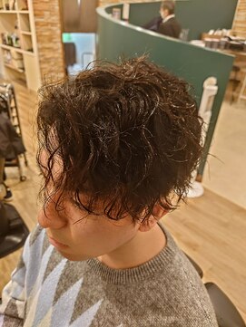 コダマ 茗荷谷店(KODAMA) スキンフェード/アップバング/コンマヘア/眉カット/束感<理容室>