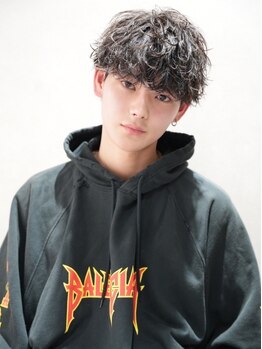 ノーリミット 大阪梅田(No Limit)の写真/【東梅田駅M9出口すぐ】骨格や髪質に合わせたカット技術で再現性の高いヘアスタイルに♪スタイリングも簡単