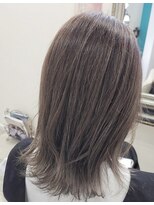 ヘアーアンドメイク ドレス(DRESS)&nbsp;白髪ぼかしハイライト