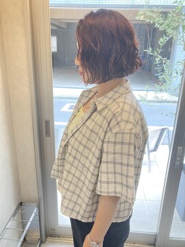 ロミバイリー(Romi by Lyee) ピンクカラー　くせっ毛ボブ