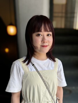 テテ ニコ(tete nico) 【大前晴奈】ブリーチなしルビーカラー×オン眉前髪のレイヤー