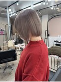ベージュ