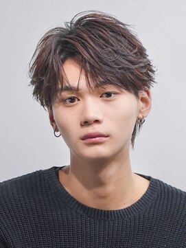 オーシャントーキョーオーバー 渋谷(OCEAN TOKYO OVER) フェザーショート韓国ツーブロックニュアンスコンマバング