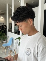 エミュ(emu.)&nbsp;ショートフェザー×無造作ウェーブ