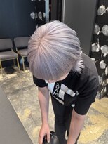 エノア 東京(ENORE)&nbsp;ホワイトシルバー/ウルフ/ブリーチ２回以上