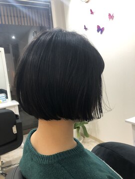 オピ(O.p.i.) コロンとしたかわいいミニボブ