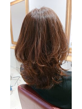 アグライア(AGLAIA) 大人可愛い♪くびれミディアム