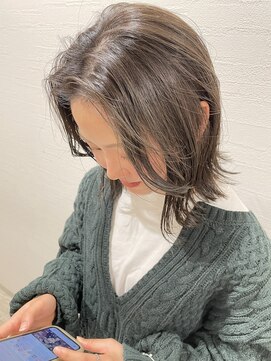 サク(Sac.) グレーべージュ×フェザーバング Sac.恵比寿 栃木優佑