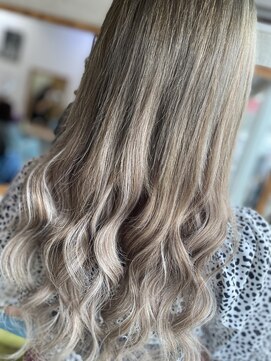 ラビス クローバー(Lovis clover) シールエクステ　ハイライト　大人かわいい　こなれミディ