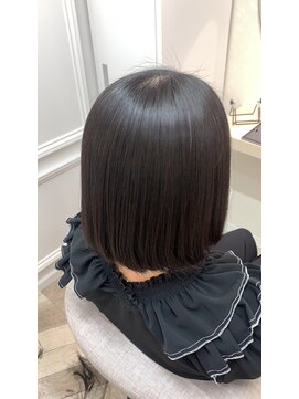 無垢(muku) 大人可愛い小顔美髪ツヤ髪シンプルストレート髪質改善A7