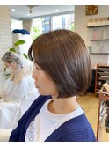 顔周り軽やかぱつっとボブ