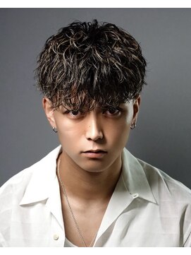 ゴールド 京都(GOALD) スペインカール　スキンフェード　スパイラルパーマ　ツーブロ