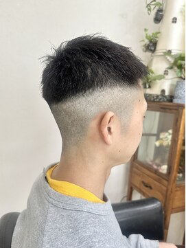 アージュ(Arju) フェードカット