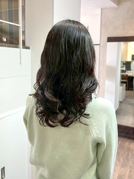 ユーアンボワーズ(U-AMBOISE) ノスタルジックカールミディ【寝屋川/髪質改善/白髪ぼかし】