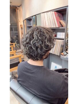 オト(oto) イルド感全開。動きと色で魅せるスタイル/ハイライト