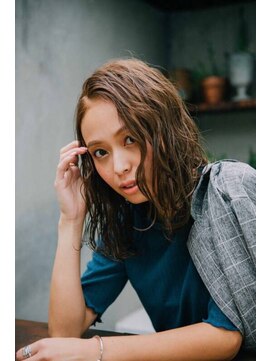 アリウス(ALIUS by posh) 【ALIUS 池袋】ミディアムパーマ