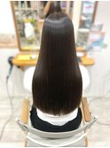 まとまりとツヤの縮毛矯正！
