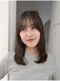抜け感オリーブベージュの小顔レイヤー