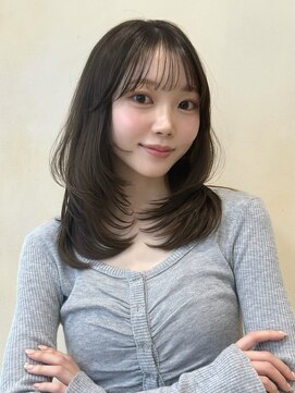 ザック ヴィ(ZACC  vie) レイヤーカット/ミディアムレイヤー/9トーンベージュ