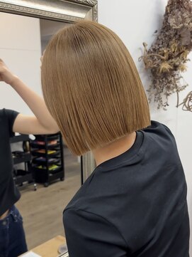 アメリ(AMELIE) 【春山心彩】コツコツ育てる、スタイルアップハイトーンボブ