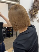 アメリ(AMELIE) 【春山心彩】コツコツ育てる、スタイルアップハイトーンボブ