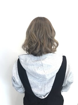 アヤナ バイ アヤラ(ayana by ayala) モノトーンベージュ〈浦安 美容室〉