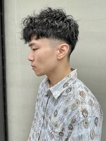 ヘアー アイス ルーチェ(HAIR ICI LUCE) 外国人風低めナチュラルフェード / 井上