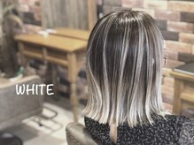 ホワイト 伊勢崎(WHITE)