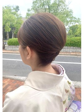 カミトヒト 夜会巻きスタイル