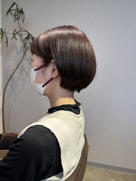 ワ ヘアー(wa-hair) ミルクティーピンク　レイヤー小顔ショート髪質改善　耳掛けボブ