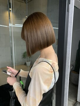 ピア ヤクイン(Pia Yakuin) (斉藤指名)酸性ストレート×まとまるボブ