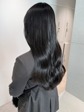 トリッカ シブヤ(TRICCA SHIBUYA) ロングレイヤー 艶カラー 透明感カラー 縮毛矯正 髪質改善 渋谷